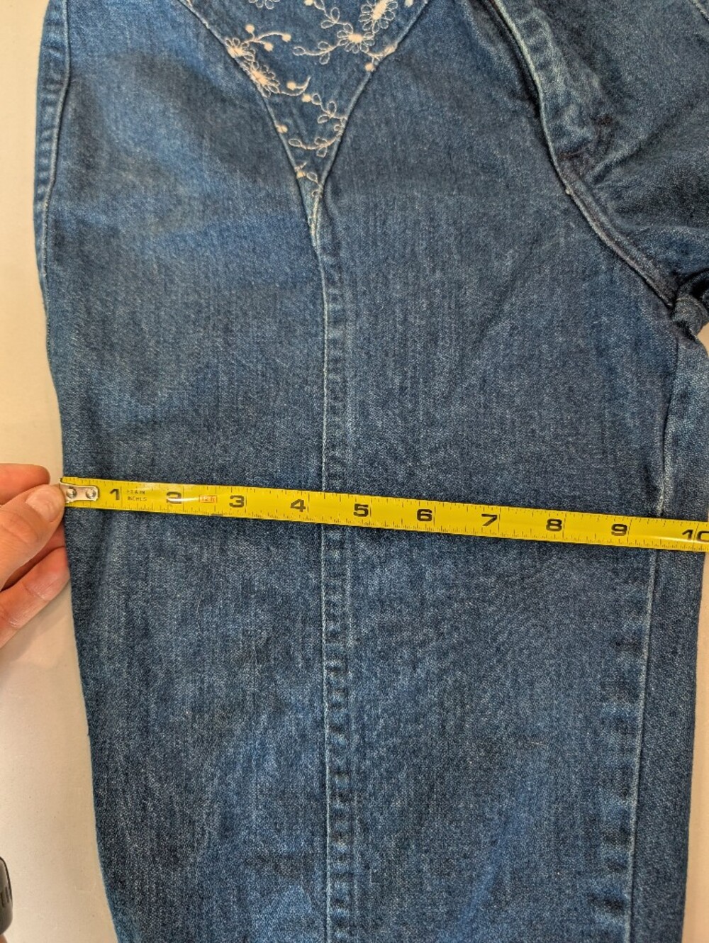 Vintage Ami High Rise Tapered Embroidered Jeans - Picture 8 of 9